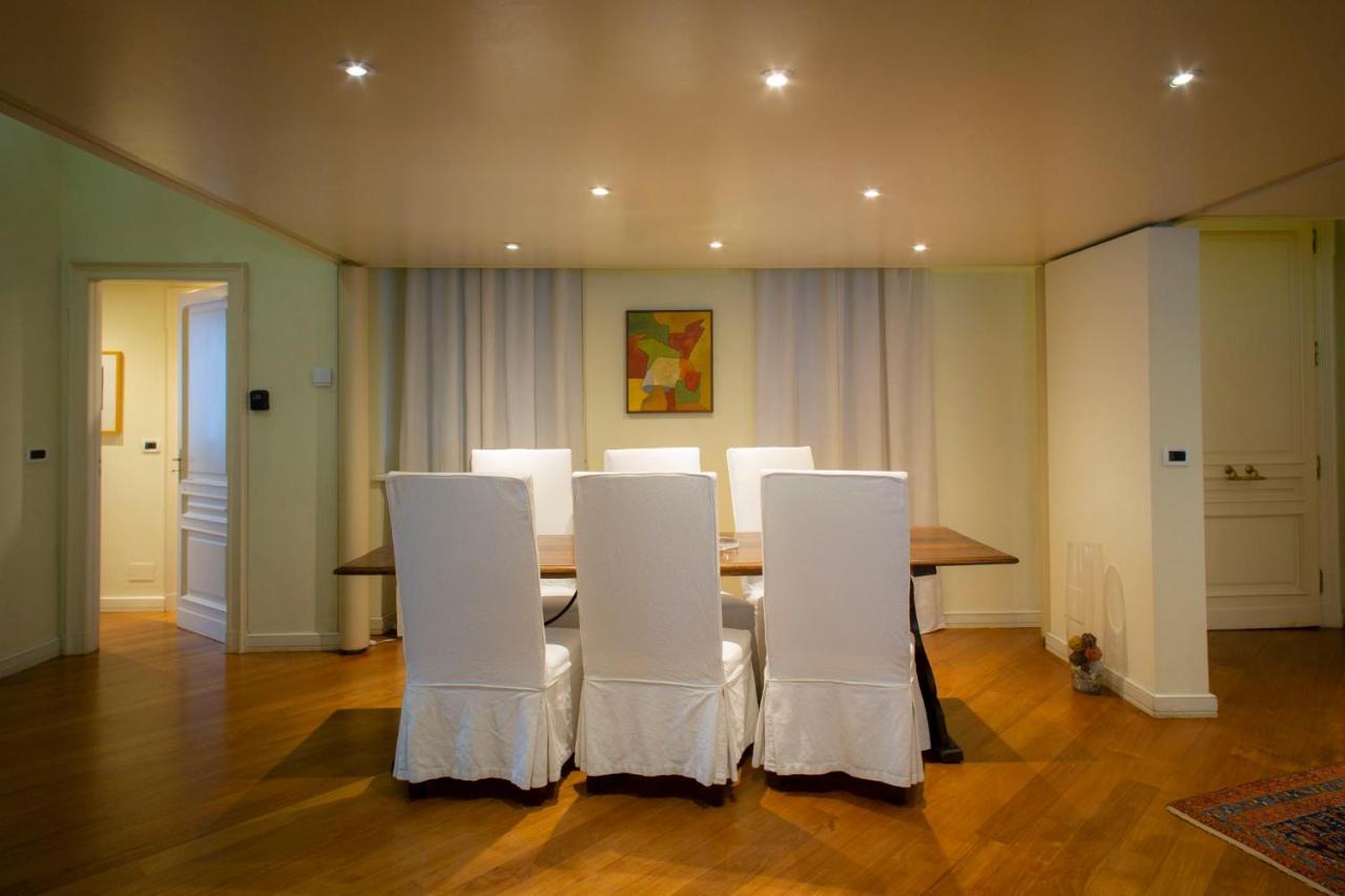 N 10, Luxury Turyn