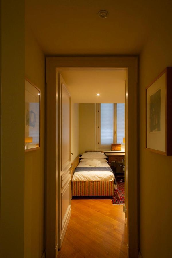 N 10, Luxury *